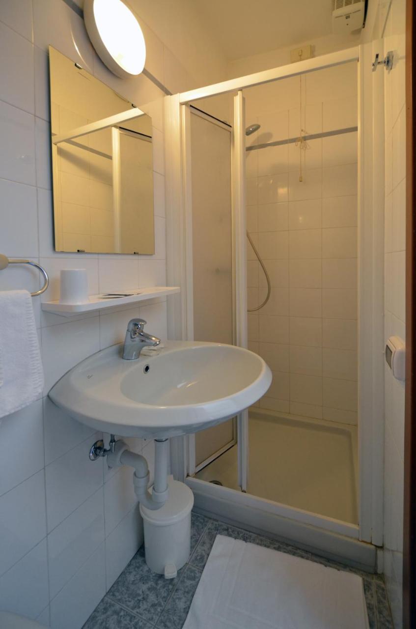 Albergo Della Torre Cernobbio Luaran gambar