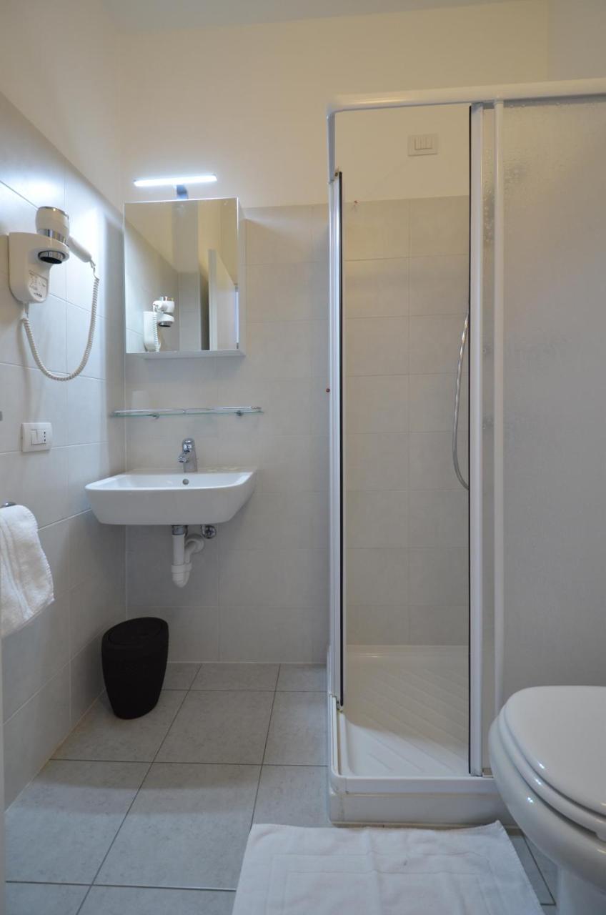 Albergo Della Torre Cernobbio Luaran gambar